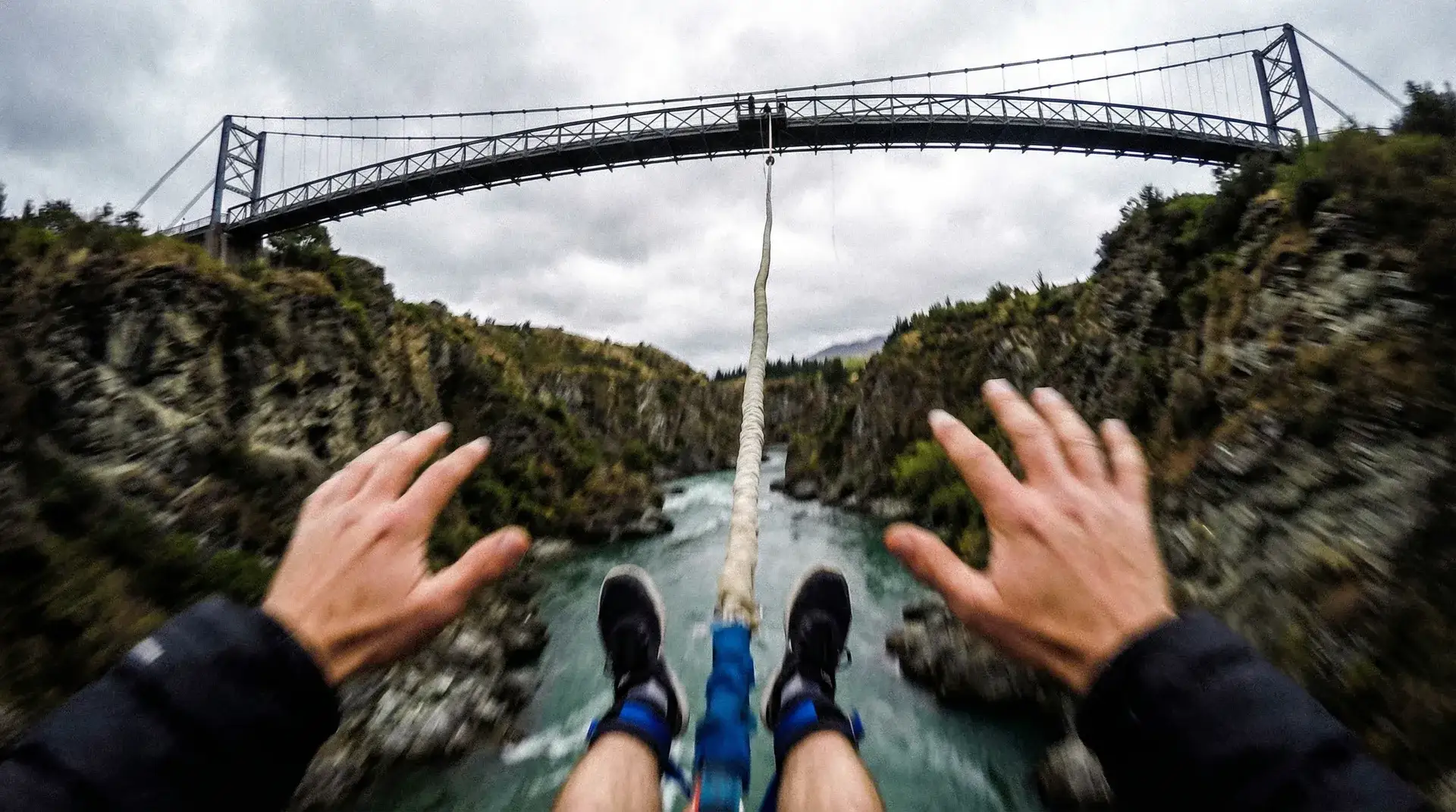 高桥蹦极自由落体 - 狠狠撸 第一视角